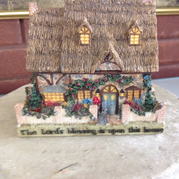 Adorable Cottage Collectible "The Lord's Blessing is Upon this House" - Picture 3 of 6